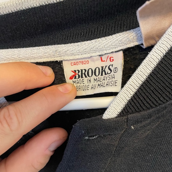 Brooks Sports Wear Crewneck - Picture 2 of 2